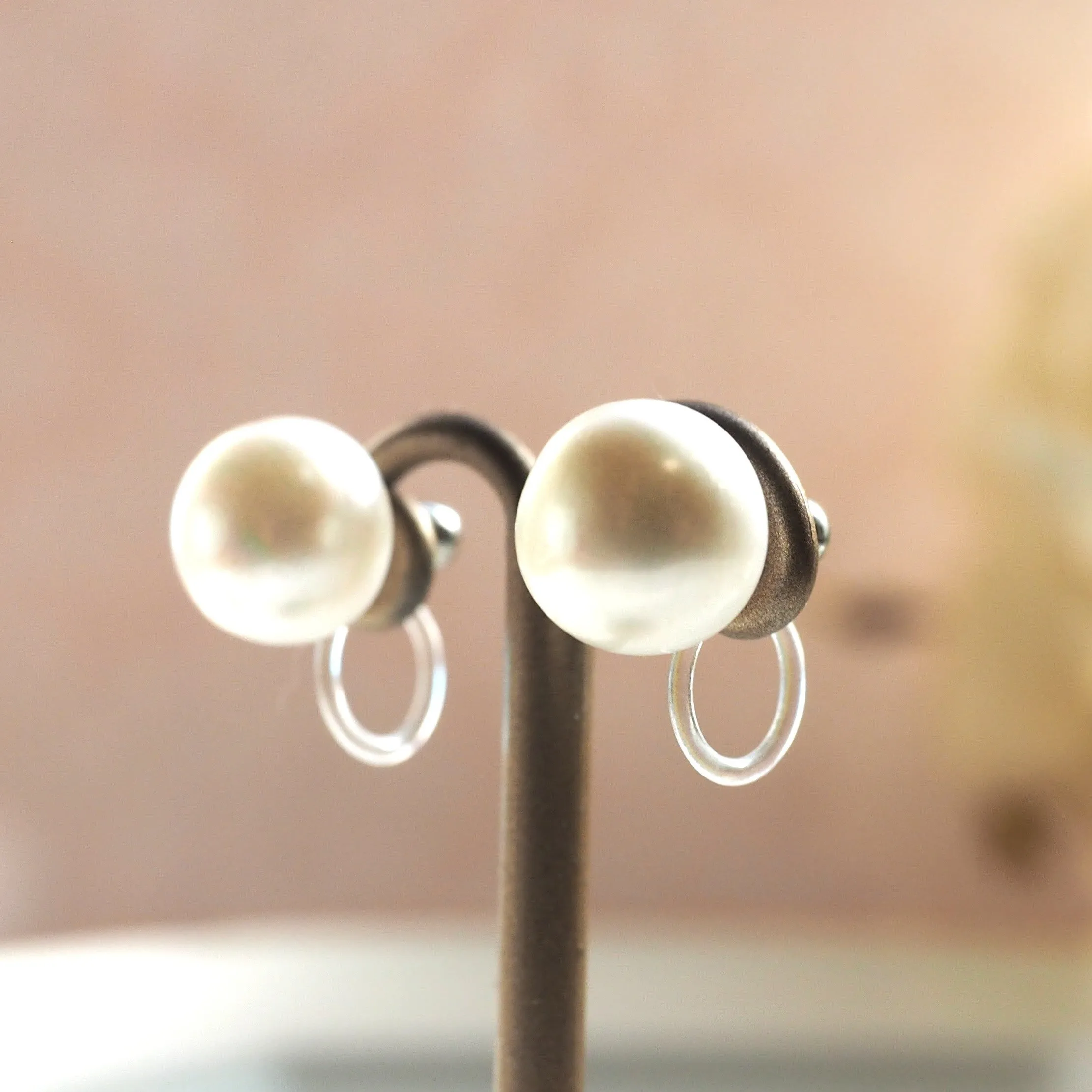 9.5 mm Freshwater pearl invisible clip on stud earrings