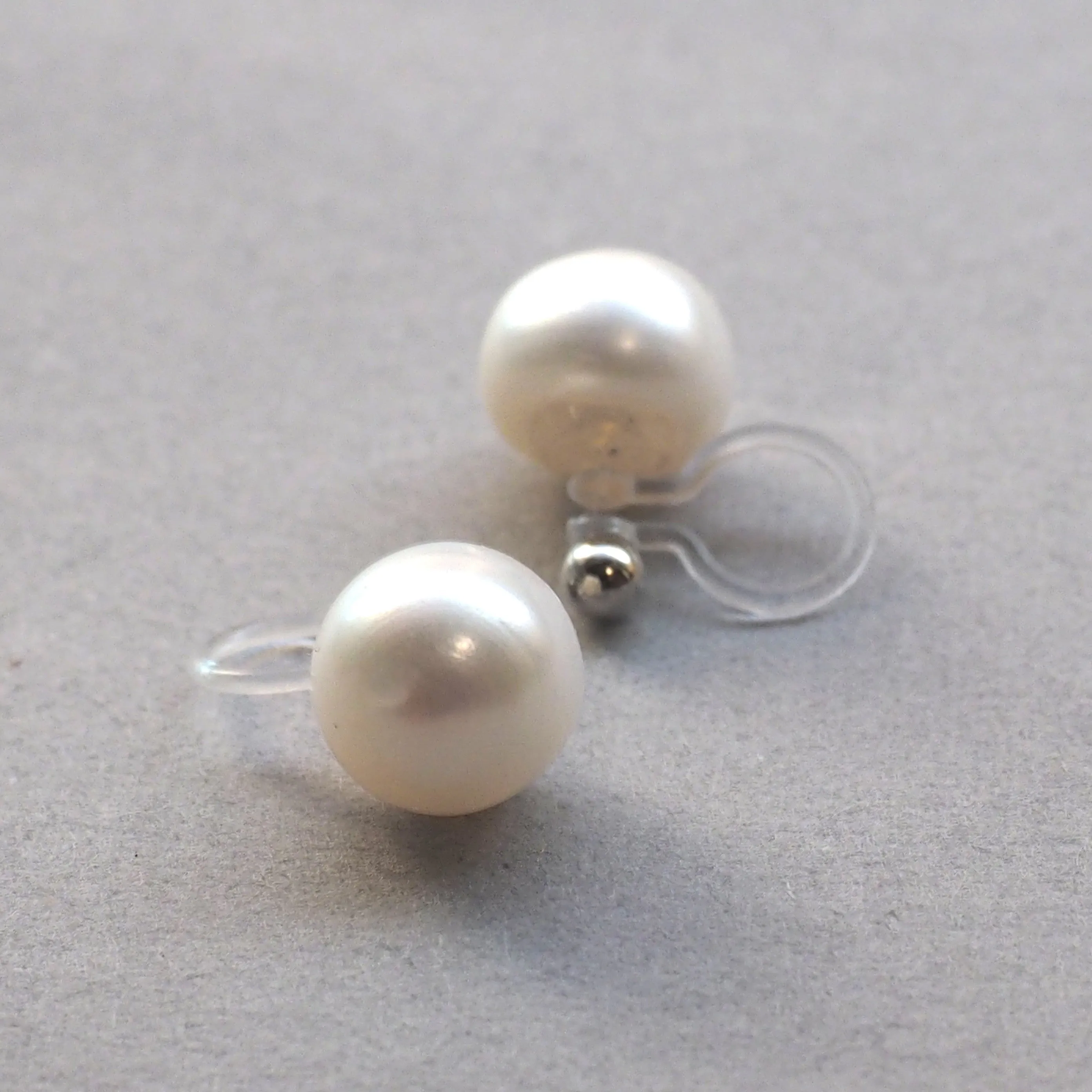 9.5 mm Freshwater pearl invisible clip on stud earrings