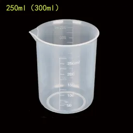 Baking plastic measuring cup