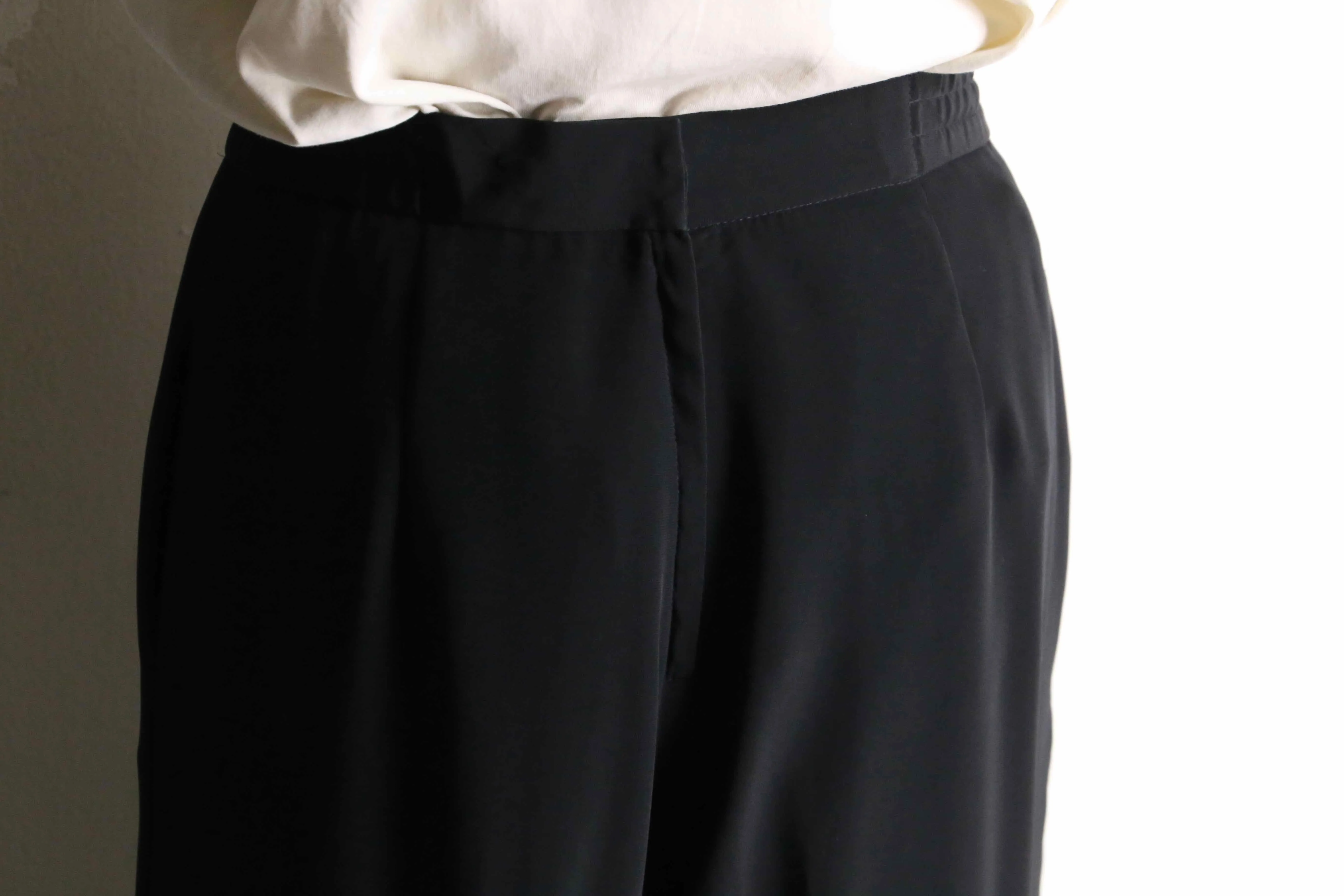 black 2-tuck easy wide slacks