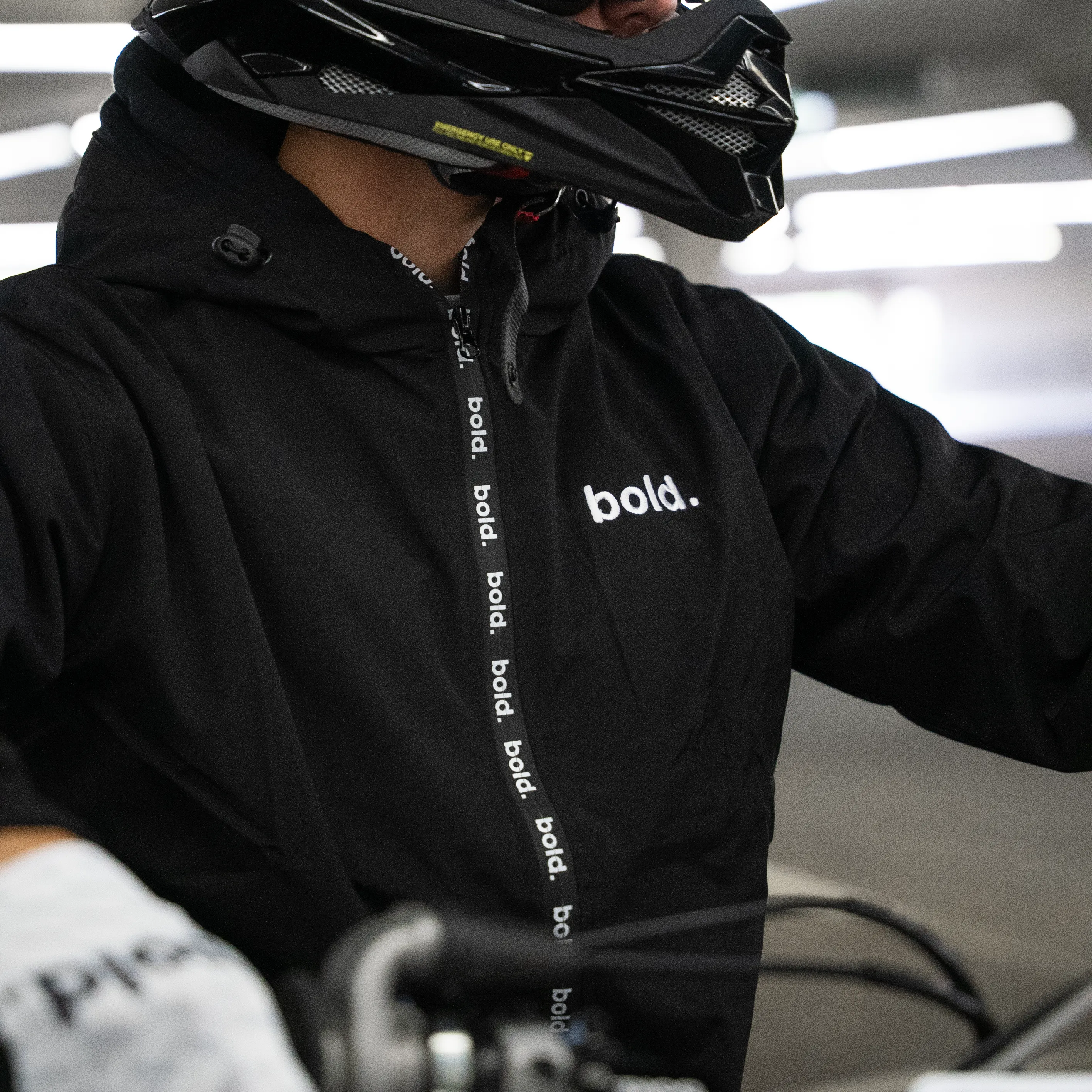 bold. Windbreaker (Oversize)