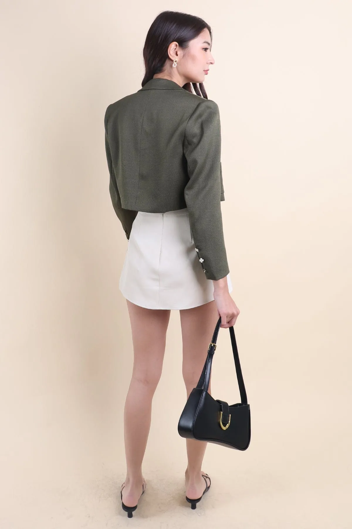 CARINNE CROPPED BLAZER IN OLIVE