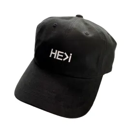 DAD HAT IN BLACK