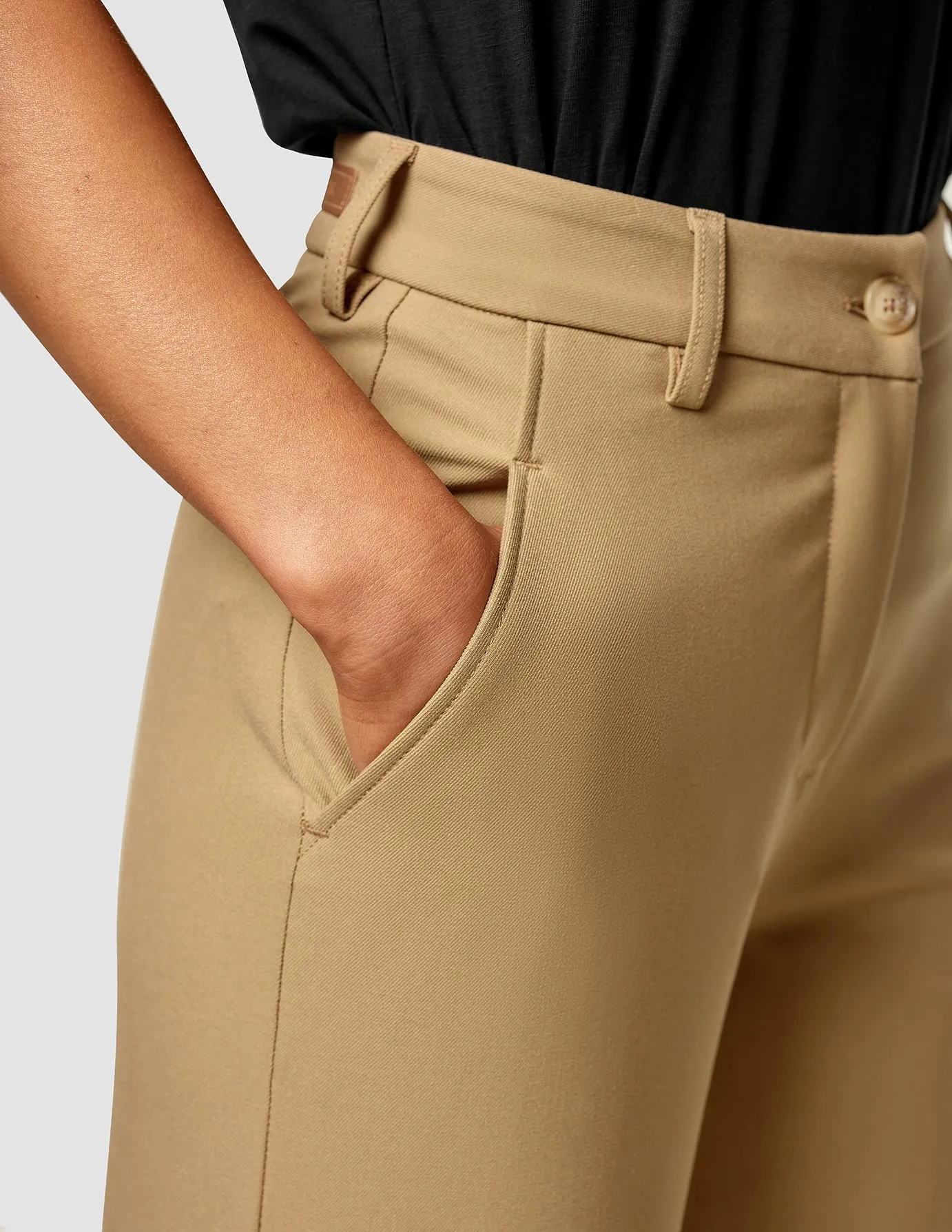 Essential Pants Straight Caramel