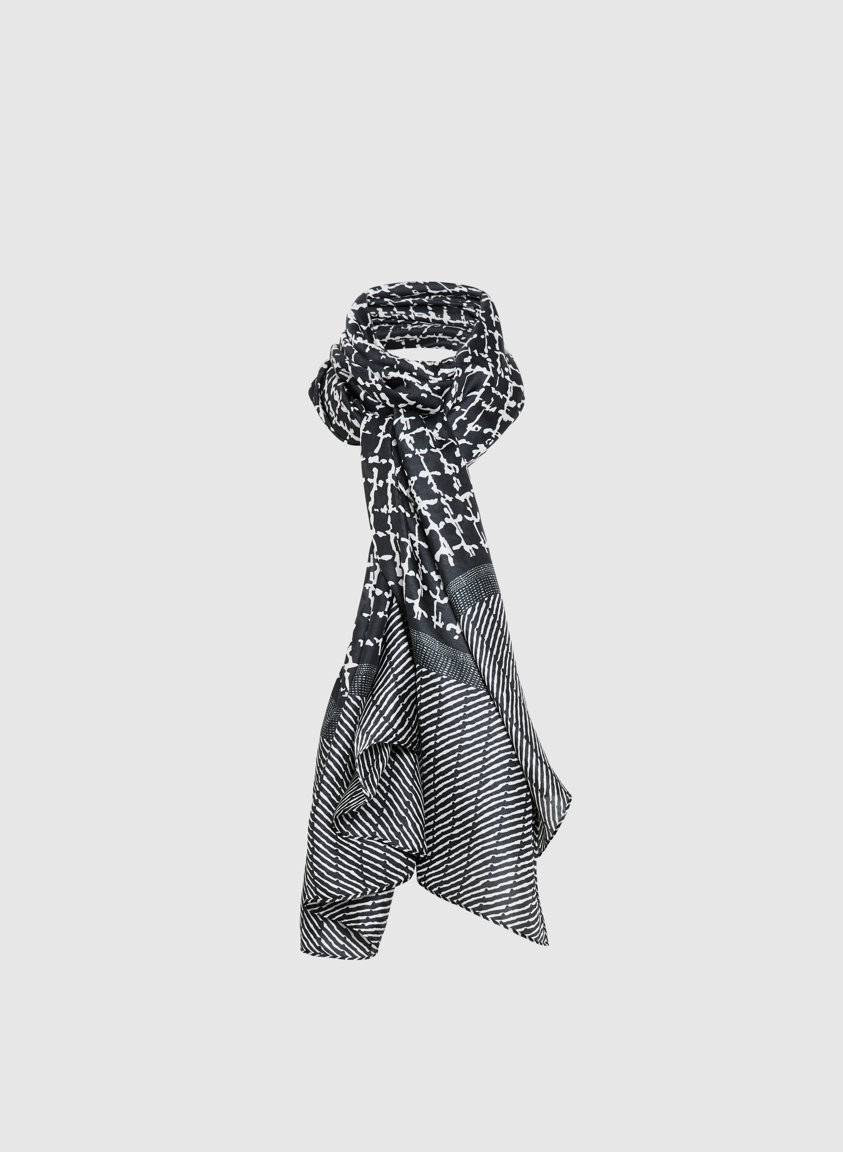 Geometric Plaid Print Scarf