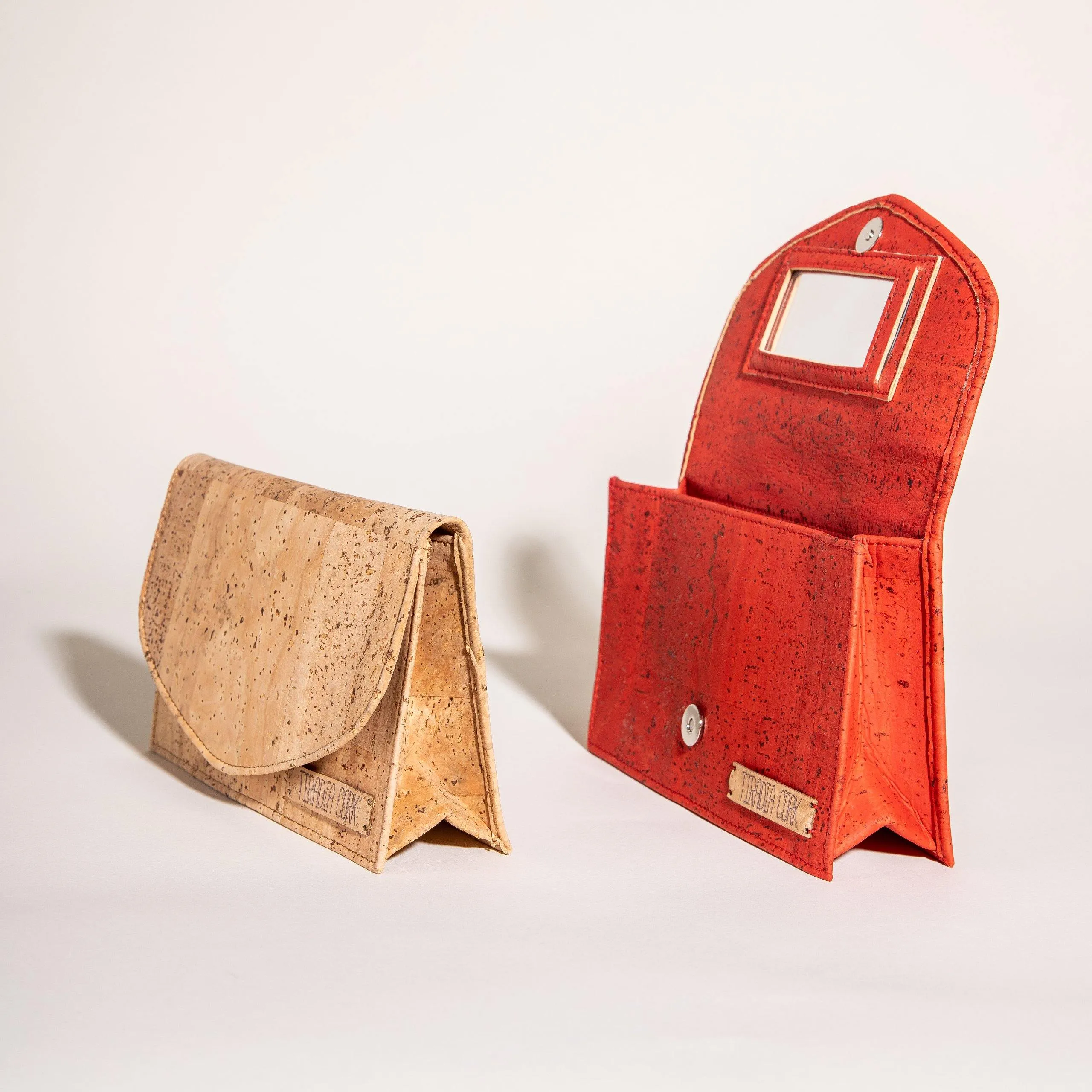 Glamour Meets Sustainability: Cork Cosmetic Bag with Mirror