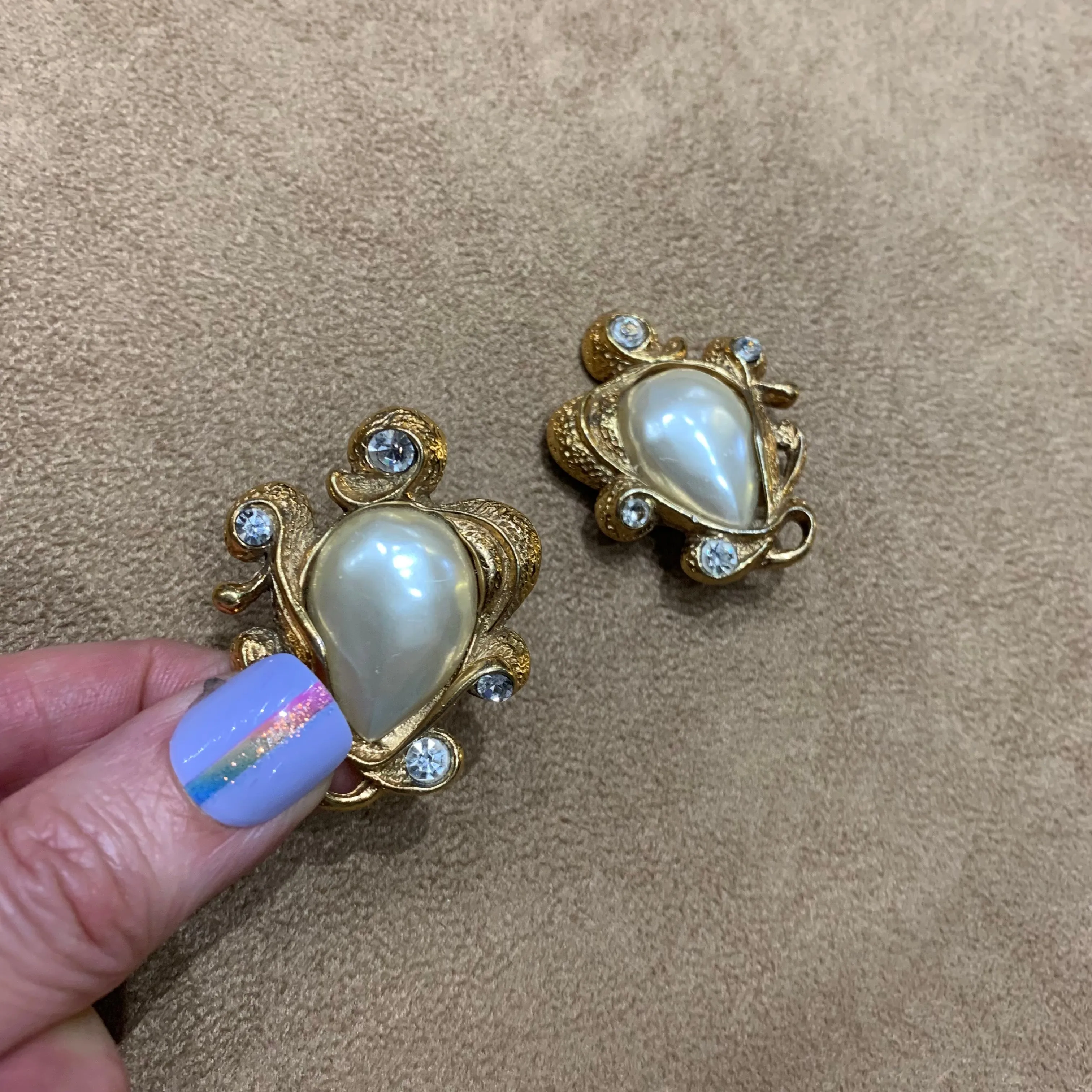 Guy Laroche Baroque pearl glass earrings