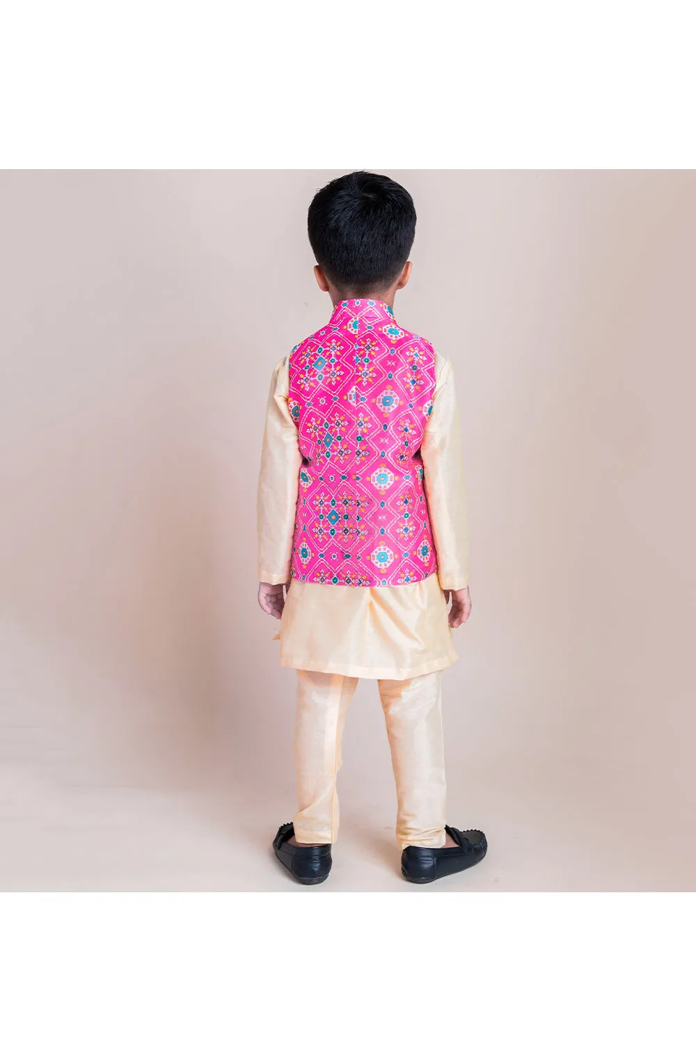 Ikkat printed jacket printed with kurta pyjama set