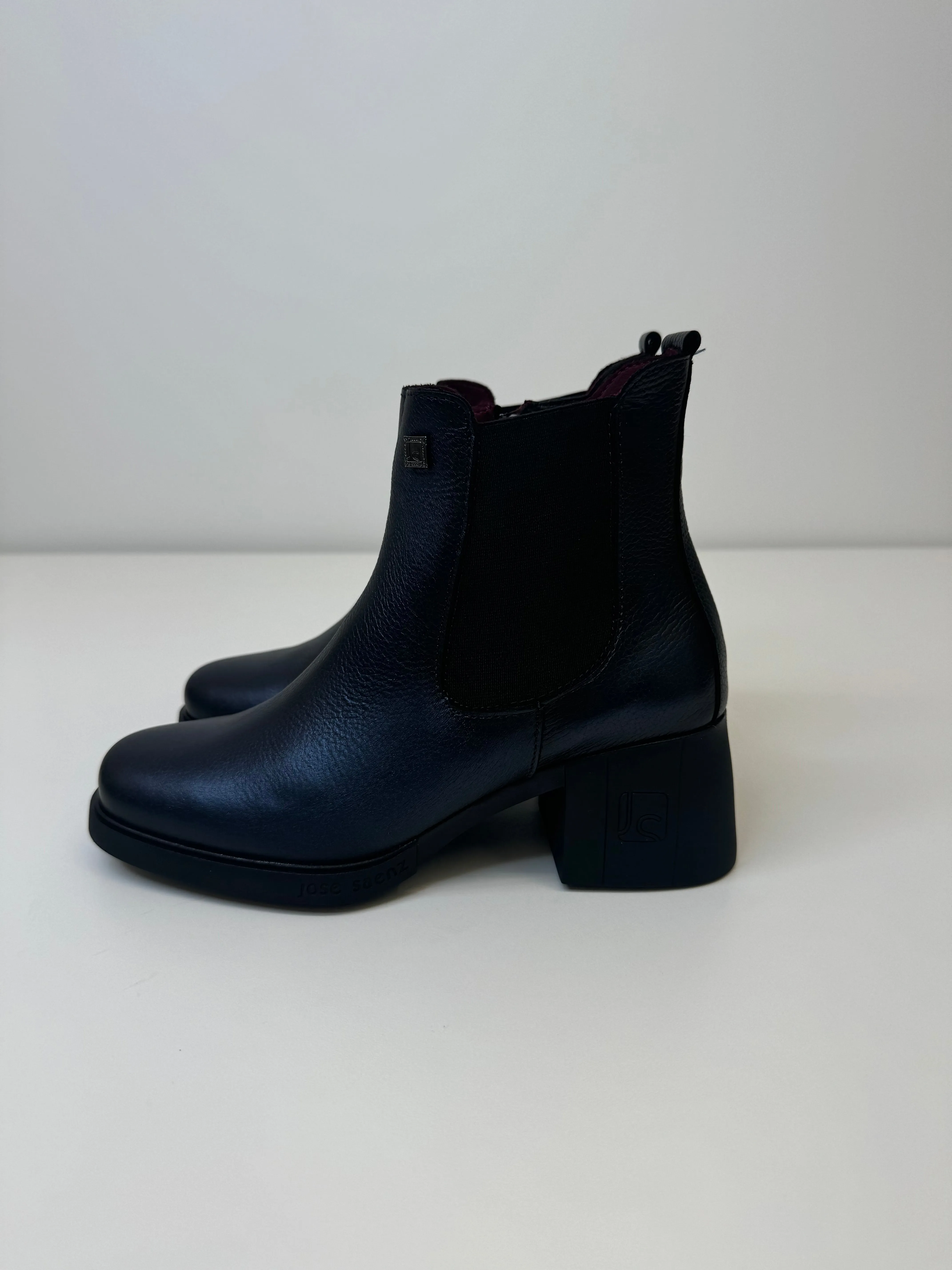 JOSE SAENZ Navy Shiny Boots