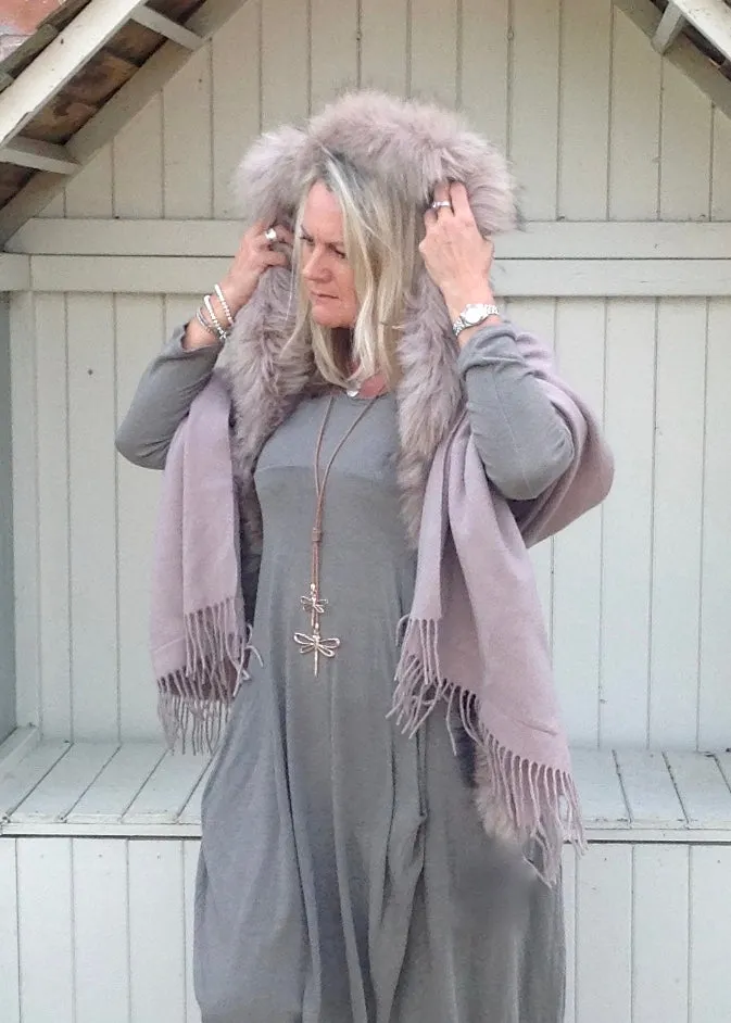 Lambswool Cape with Fur Trim Hood in Dusky Pink - Feathers Of Italy