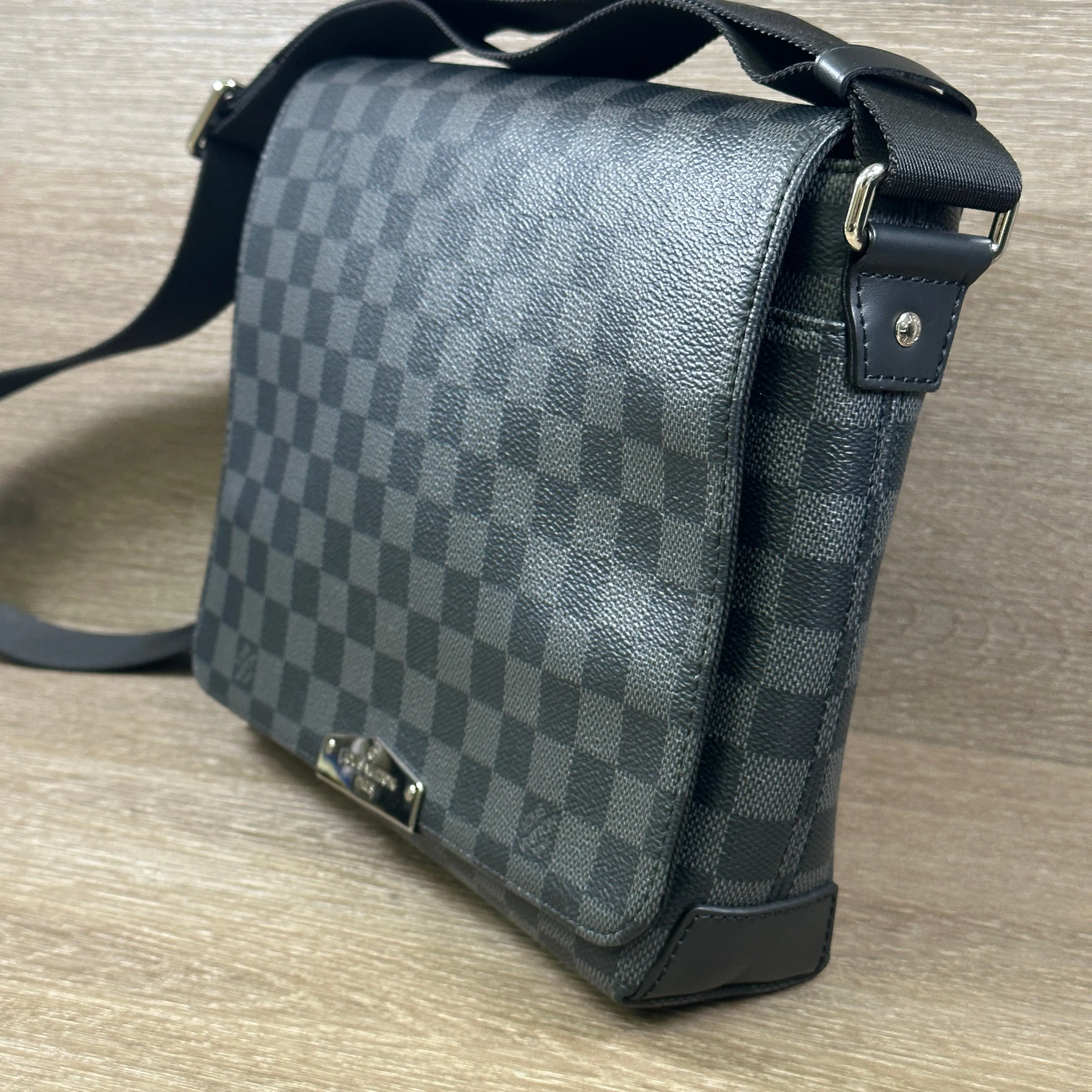 Louis Vuitton District PM Messenger Bag Damier Graphite