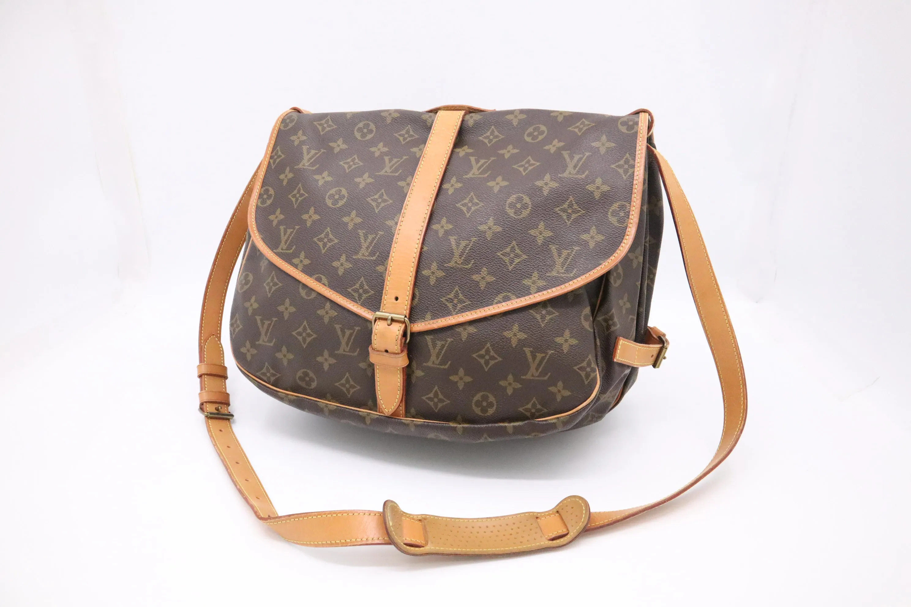 Louis Vuitton Saumur 35 in Monogram Canvas