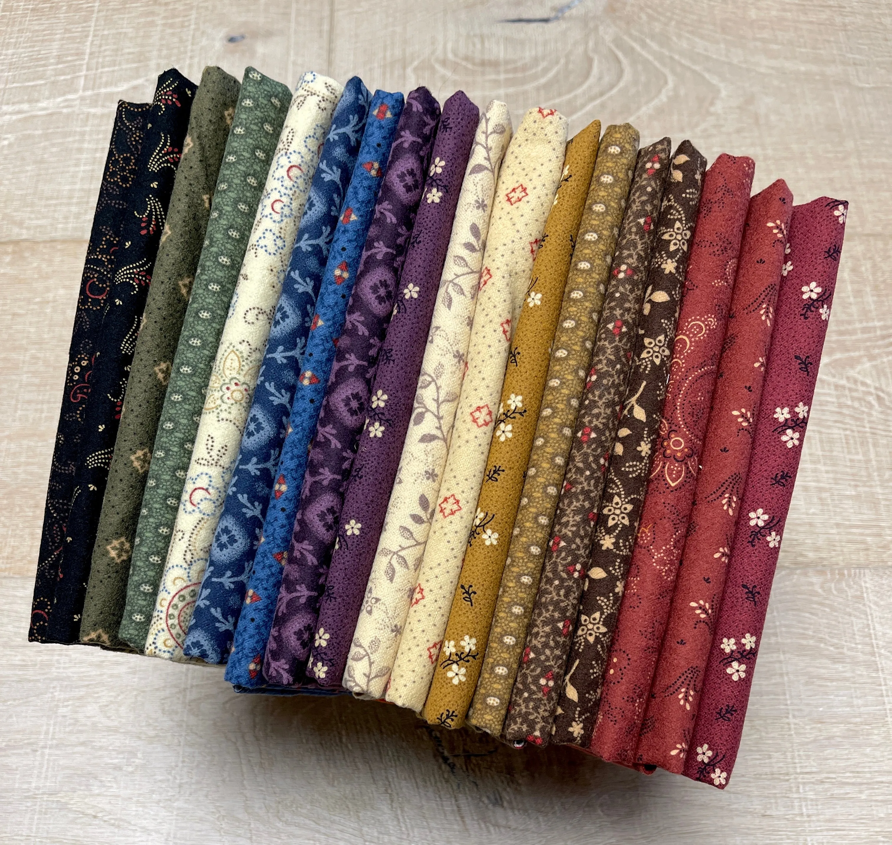 Mercantile Flannels 18-piece Fat Quarter Bundle (19.5" x 21")