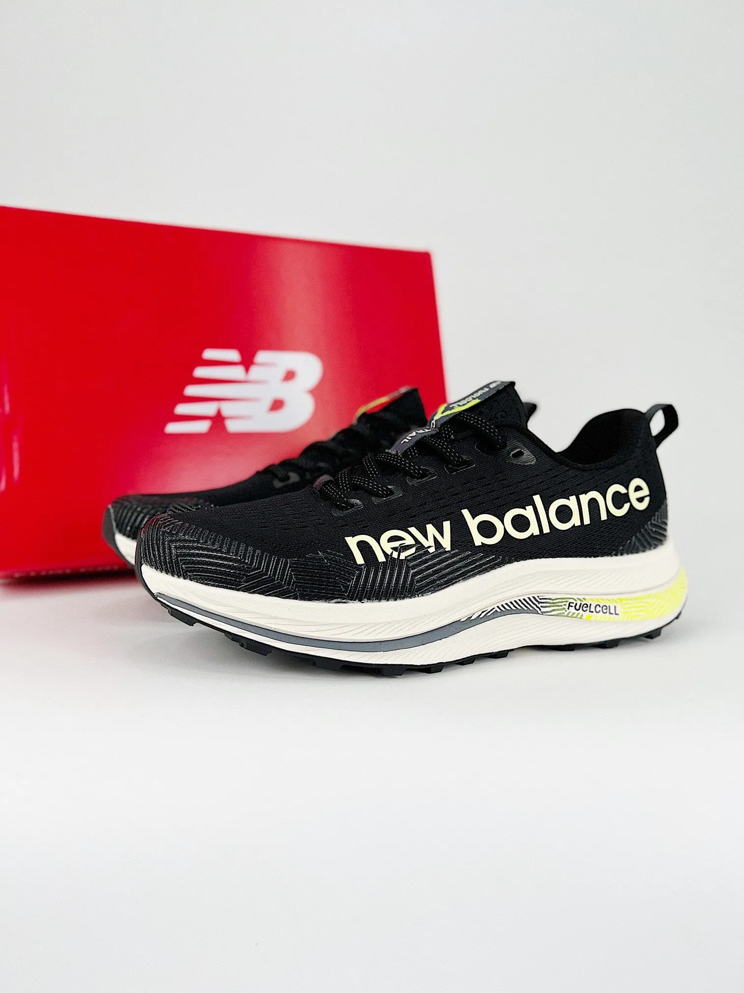 New Balance NB FuelCell SuperComp Trail Lightweight Running Shoes