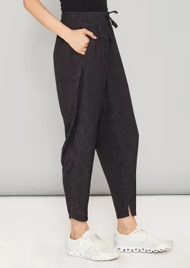 PANTS LOOSE ELASTIC- JACQUARD SATIN black snake