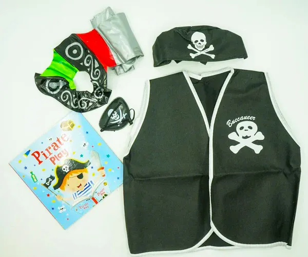 Pirate Play - Dress-up and Play Book