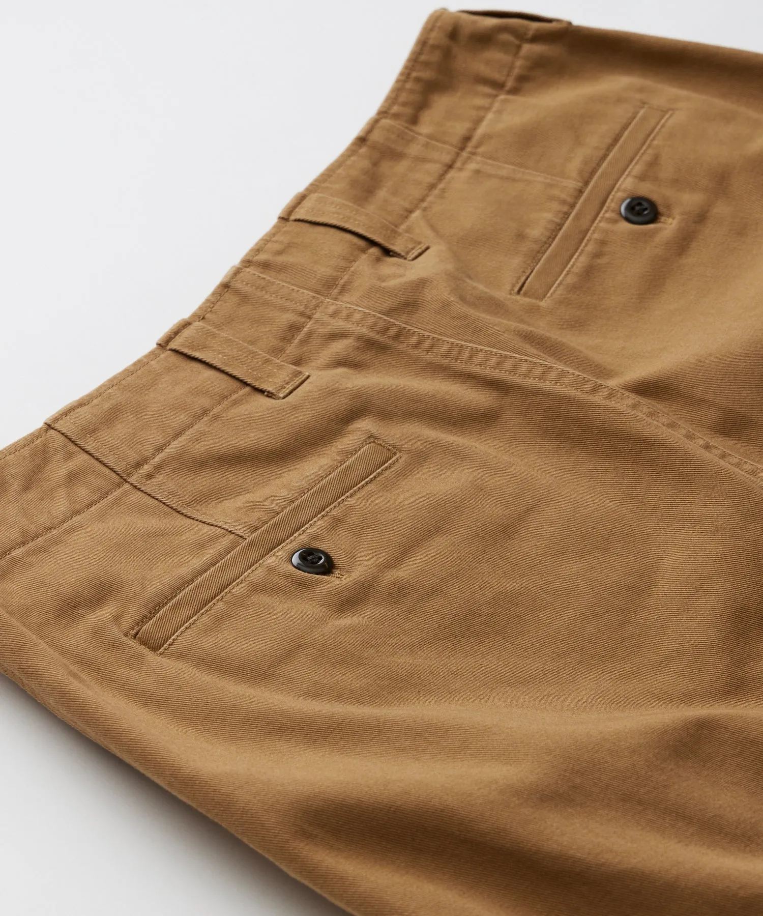 Relaxed Fit Favorite Chino in British Khaki