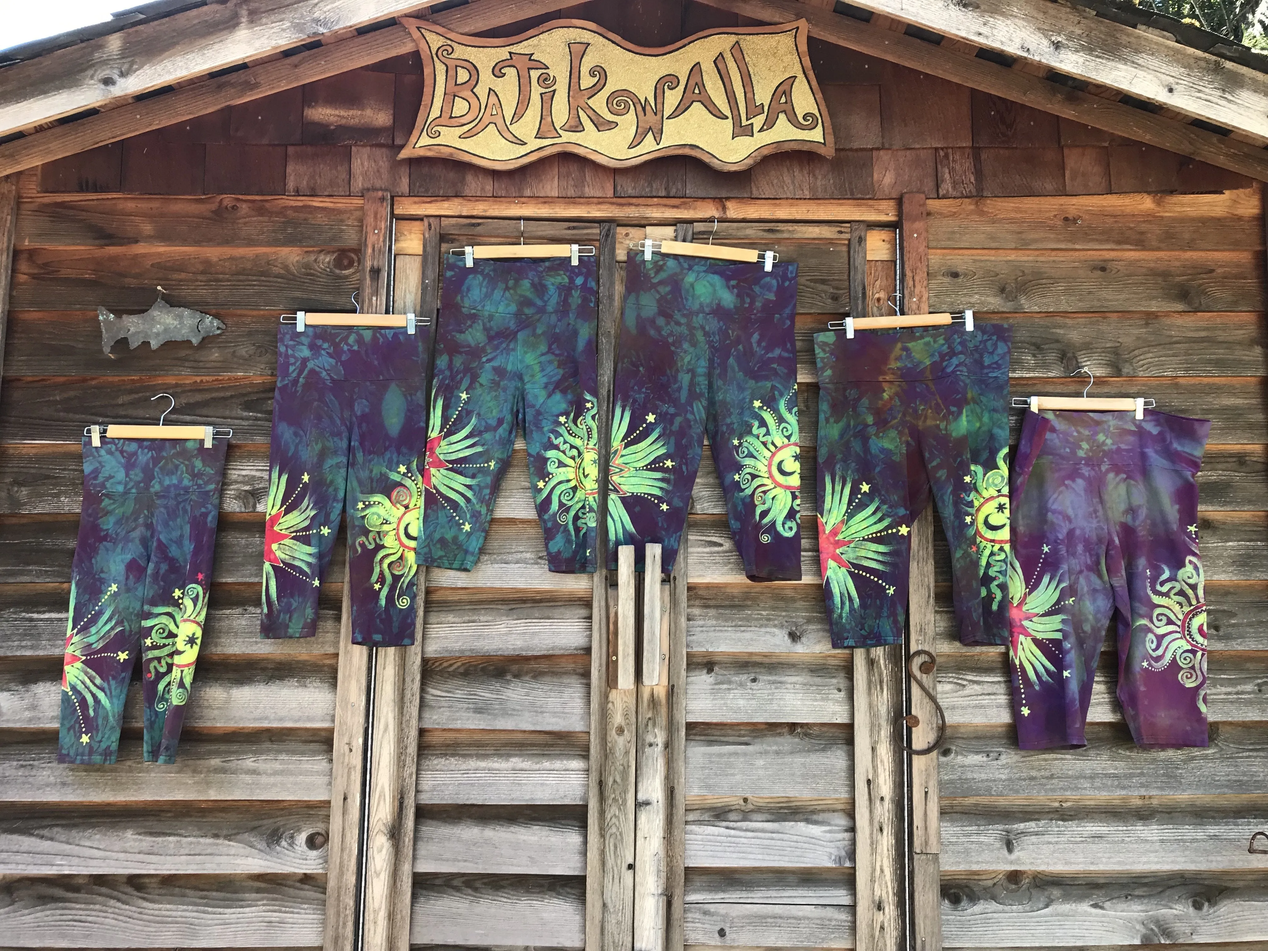 Sunrise Moon Star Batik CAPRI Stretchy Pants - 3X ONLY