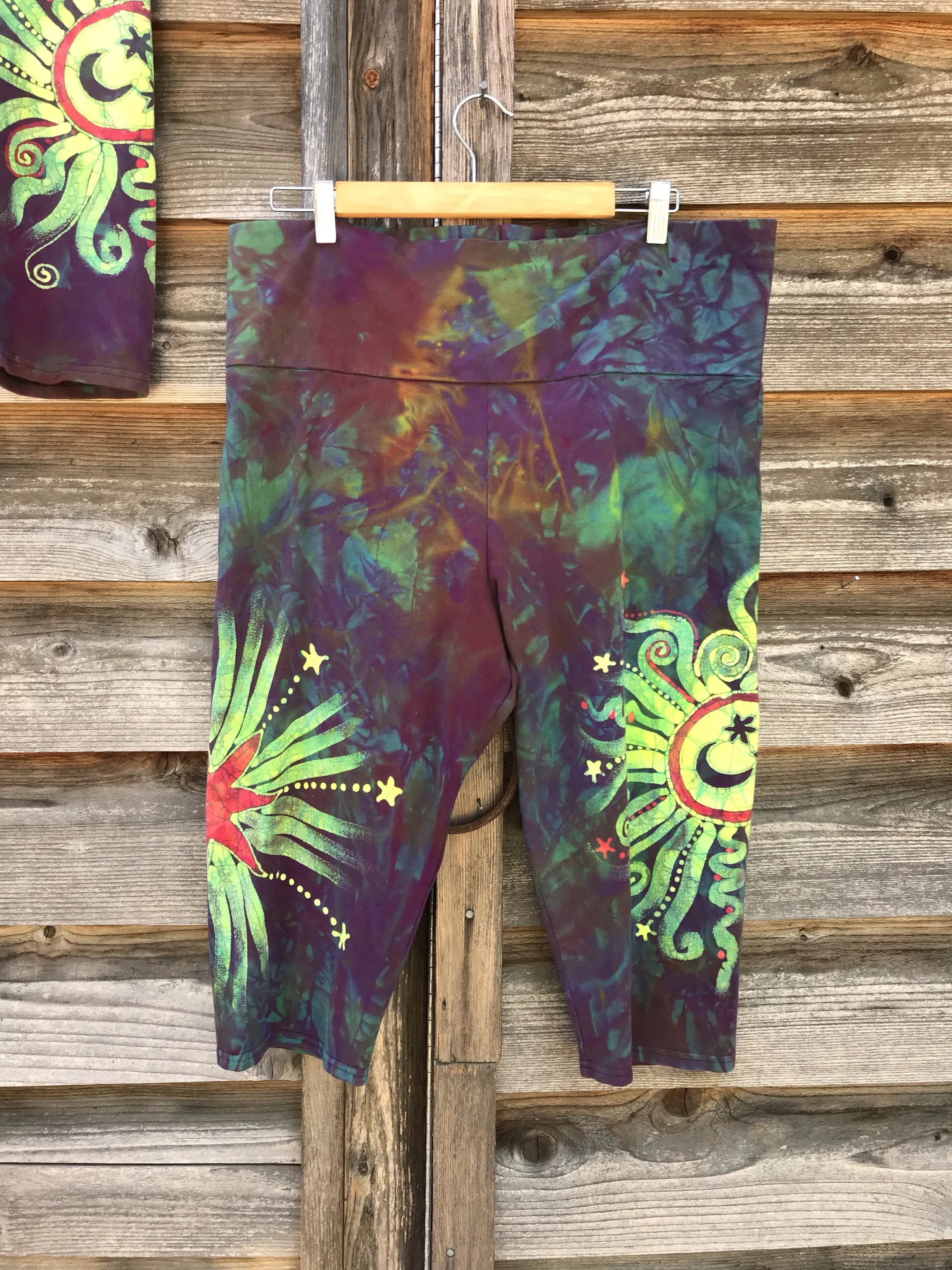 Sunrise Moon Star Batik CAPRI Stretchy Pants - 3X ONLY