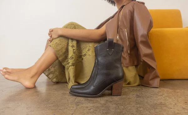 Tara - Two Paneled Western Boots