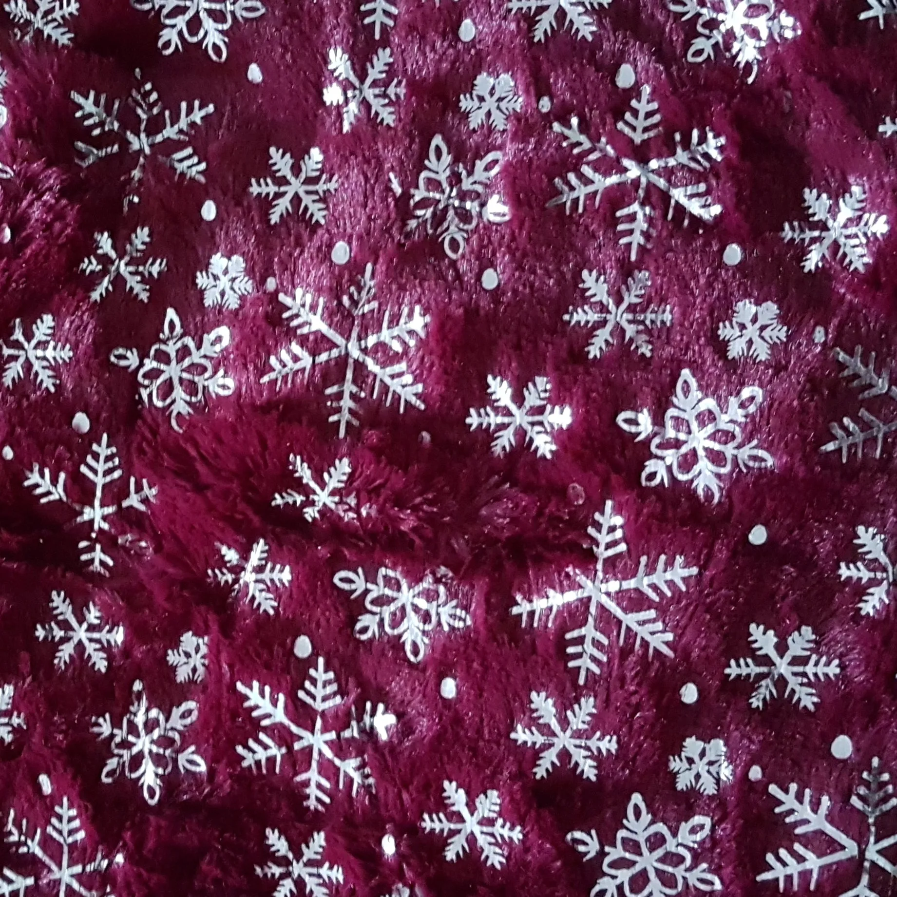 Wine Foiled Snowflake Twist Snood