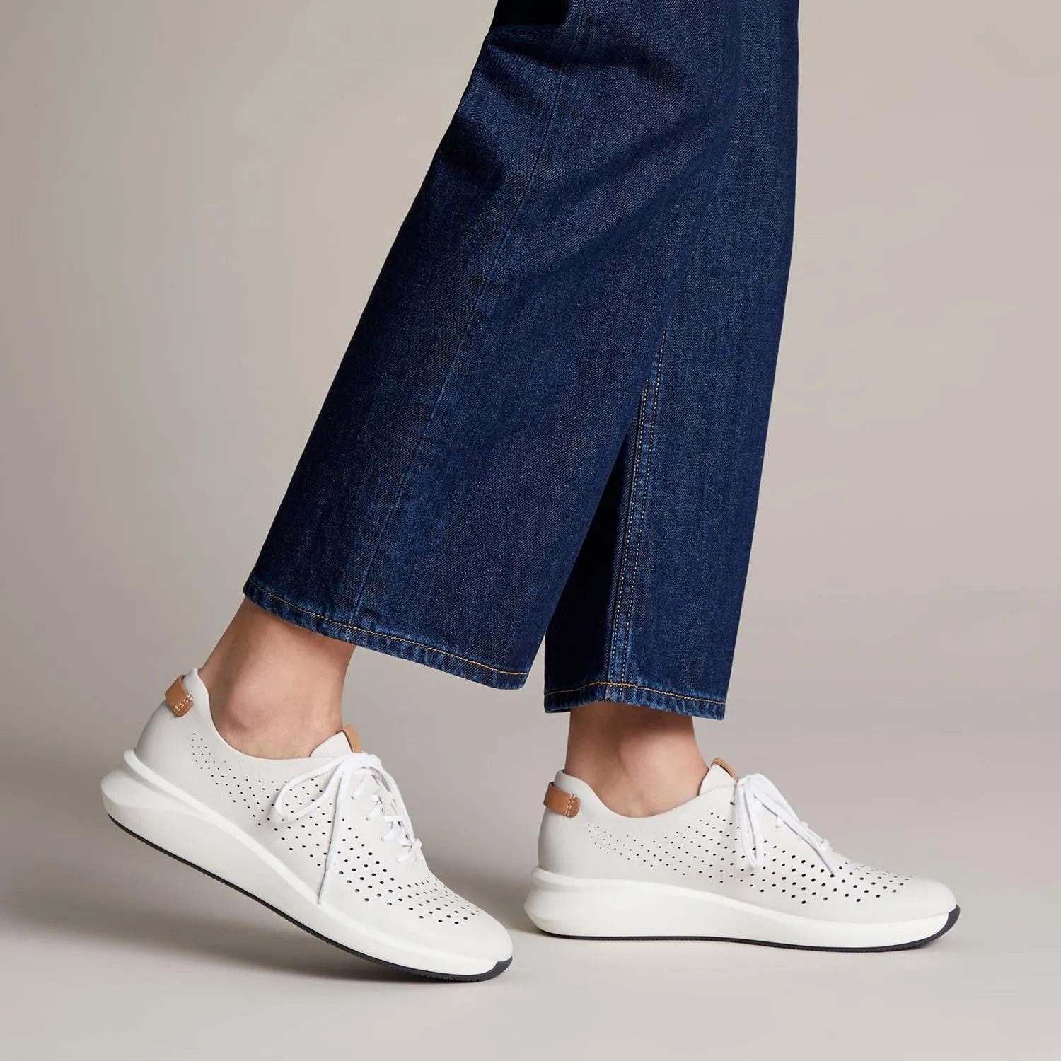 Women's Clarks Un Rio Tie White Leather